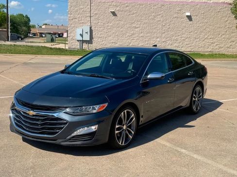 Used 2020 Chevrolet Malibu Premier image 2
