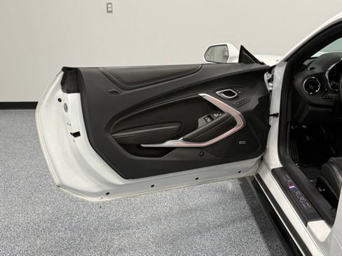 Used 2022 Chevrolet Camaro SS RWD image 10