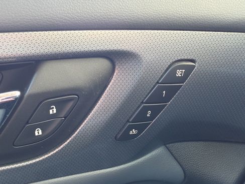 Used 2021 Chevrolet Traverse Premier AWD/4WD image 35