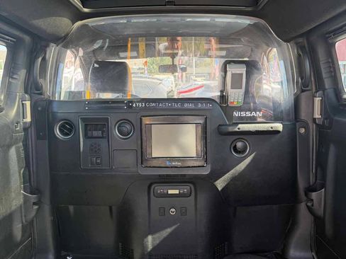 Used 2016 Nissan NV200 FWD image 10