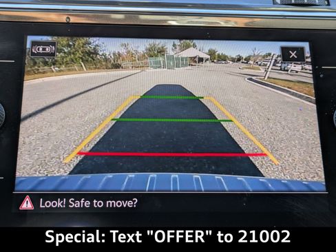 Used 2022 Volkswagen Tiguan SE w/ Panoramic Sunroof Package image 24