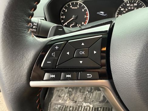 Used 2023 Nissan Altima 2.5 SR w/ SR Premium Package image 17