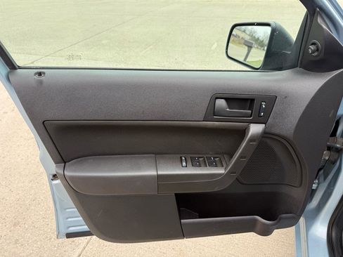 Used 2009 Ford Focus SE image 10