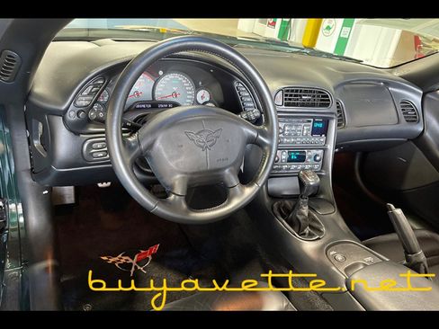 Used 2001 Chevrolet Corvette Convertible w/ Preferred Equipment Group2 RWD image 17