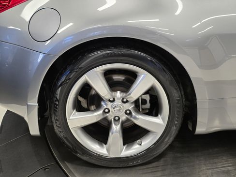 Used 2006 Nissan 350Z Touring w/ (N93) Cargo Convenience Pkg image 29