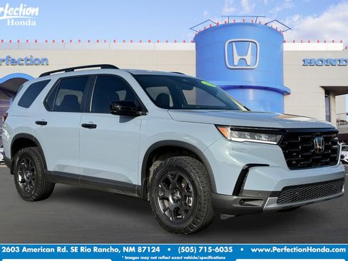 Certified 2024 Honda Pilot TrailSport image 1