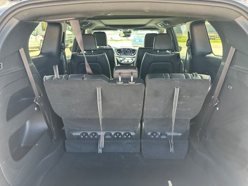 Used 2024 Chrysler Pacifica Limited w/ S Appearance Package FWD image 36