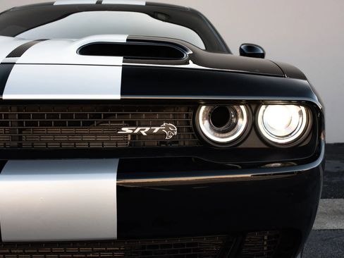 Used 2019 Dodge Challenger SRT Hellcat w/ Laguna Leather Package image 27