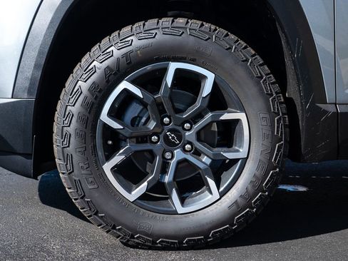 New 2026 Chevrolet Equinox ACTIV w/ LPO, Floor Liner Package image 8