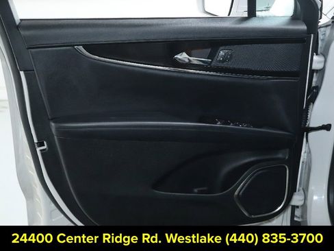 Used 2022 Lincoln Nautilus Reserve image 16