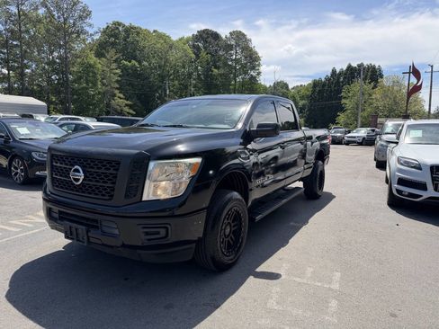 Used 2017 Nissan Titan S RWD image 2