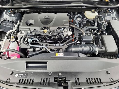 Used 2025 Toyota Camry SE image 26