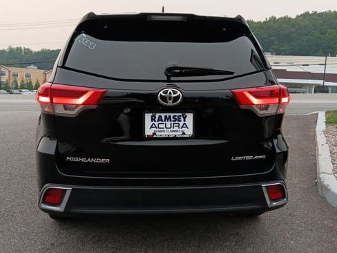 Used 2018 Toyota Highlander Limited AWD/4WD image 4