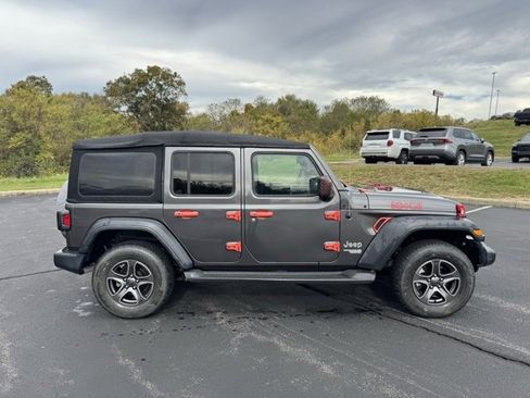 Used 2018 Jeep Wrangler Unlimited Sport S image 2