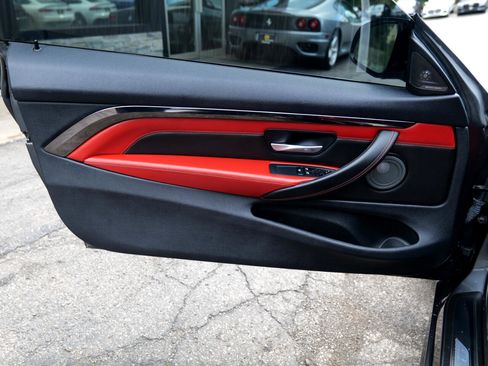 Used 2015 BMW M4 2dr Cpe image 12