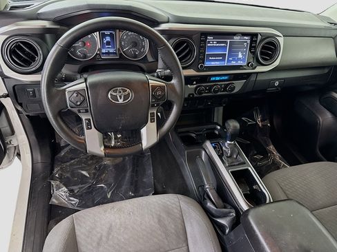 Used 2022 Toyota Tacoma SR5 w/ Technology Package RWD image 17