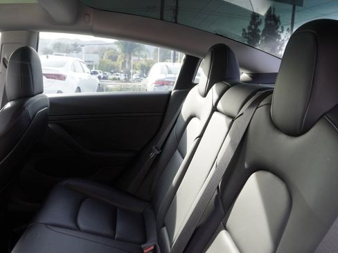 Used 2021 Tesla Model 3 Long Range image 14