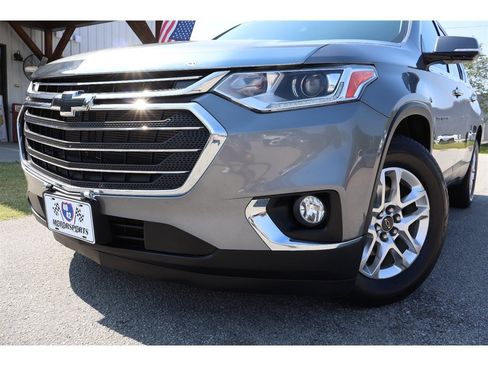 Used 2020 Chevrolet Traverse LT FWD image 9