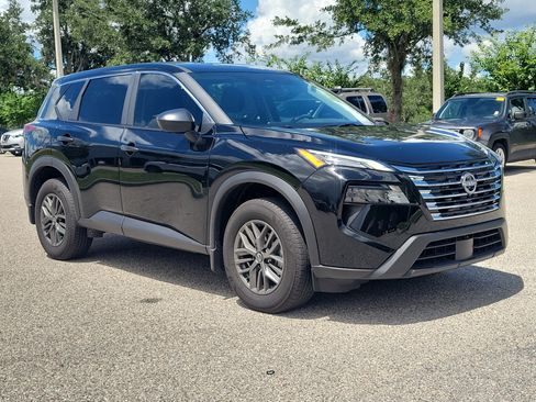 Certified 2025 Nissan Rogue S FWD image 3
