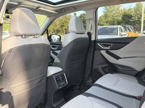 Used 2024 Subaru Forester Premium AWD/4WD image 11