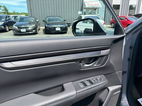 Used 2023 Honda CR-V LX image 16