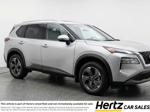 Used 2025 Nissan Rogue SV image 1