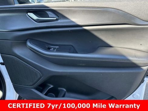 Certified 2023 Jeep Grand Cherokee Altitude image 8