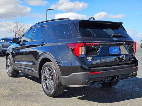 New 2026 Ford Explorer ST-Line w/ ST-Line Street Pack image 8
