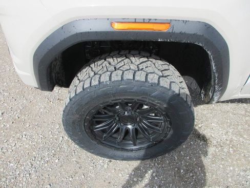 New 2026 GMC Canyon AT4 image 12