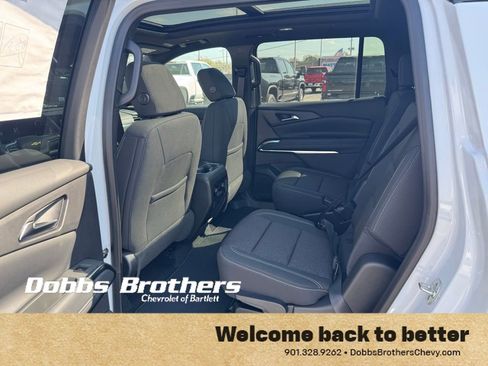 New 2026 Chevrolet Traverse LT w/ Sun and Wheel Package FWD image 27