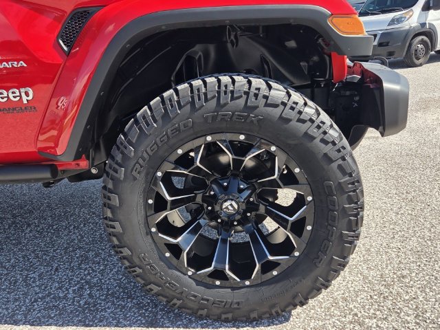 Used 2020 Jeep Wrangler Unlimited Sahara AWD/4WD image 11
