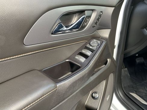 Used 2020 Chevrolet Traverse Premier image 17