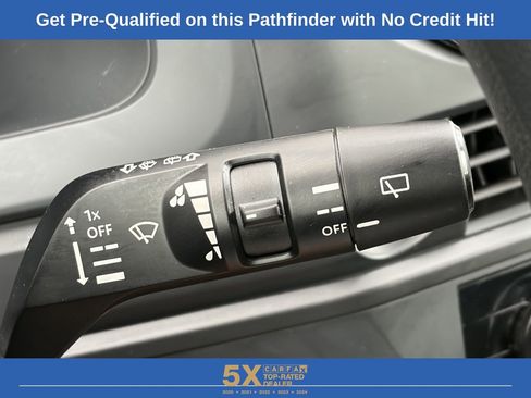 Used 2023 Nissan Pathfinder S image 22