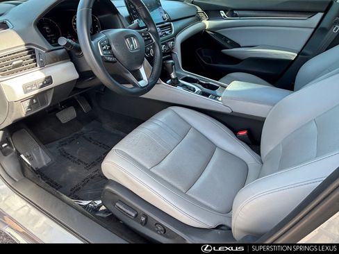 Used 2018 Honda Accord Touring image 19