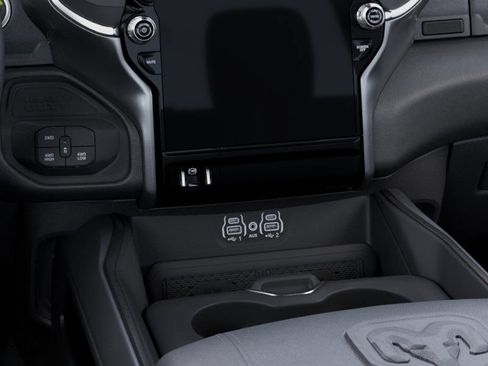 New 2026 RAM 3500 Laramie AWD/4WD image 32