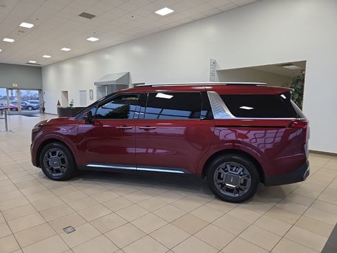 Used 2025 Kia Carnival SX image 9