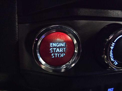 Used 2022 Toyota Tacoma TRD Sport w/ Technology Package image 18