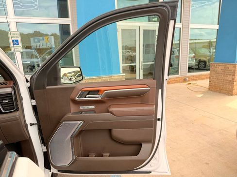 Used 2023 GMC Sierra 1500 Denali AWD/4WD image 28