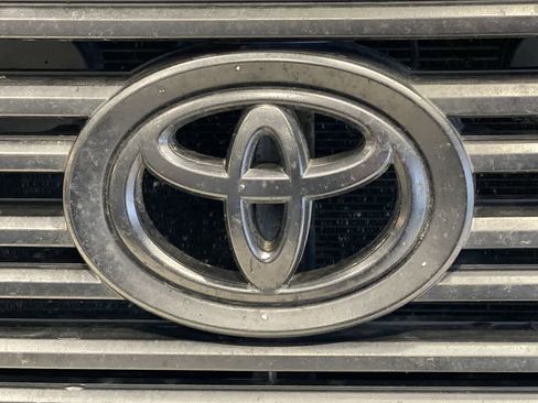 Used 2014 Toyota Tundra Platinum image 10