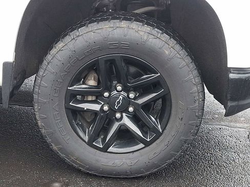 Used 2021 Chevrolet Silverado 1500 LT Trail Boss w/ Convenience Package II image 8