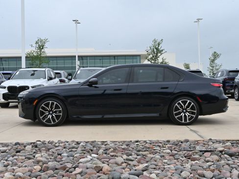 Certified 2024 BMW 760i xDrive AWD/4WD image 6