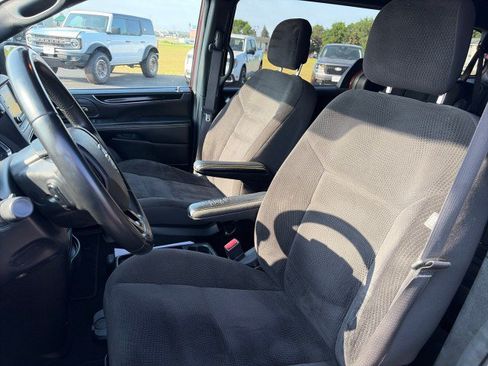 Used 2018 Dodge Grand Caravan SE FWD image 10