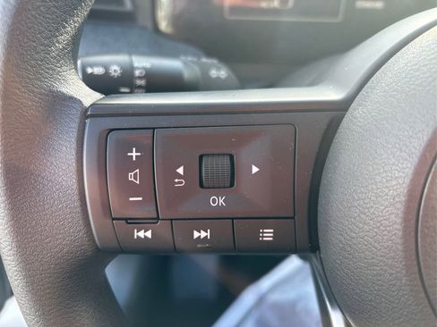 Used 2025 Nissan Kicks SV image 26