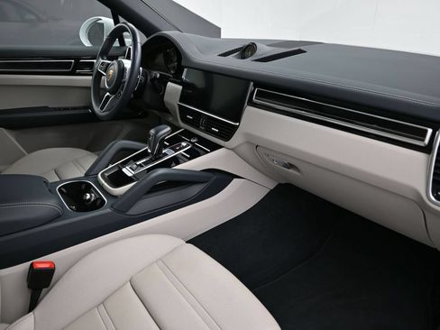 Certified 2023 Porsche Cayenne S AWD/4WD image 13