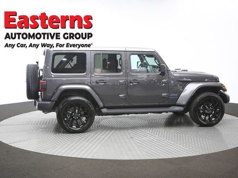 Used 2025 Jeep Wrangler Unlimited Sahara AWD/4WD image 40