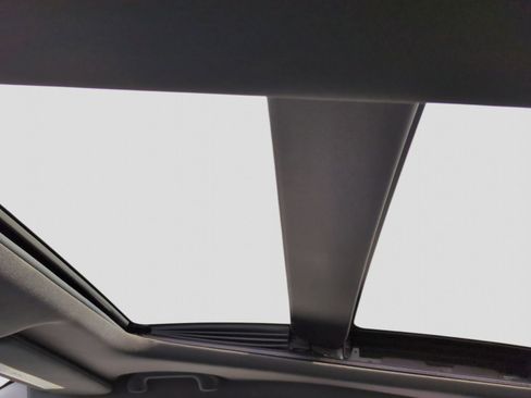 Used 2015 Chrysler 200 S w/ Navigation & Sound Group I image 20