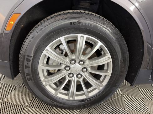 Used 2017 Cadillac XT5 Luxury w/ Driver Awareness Package image 13