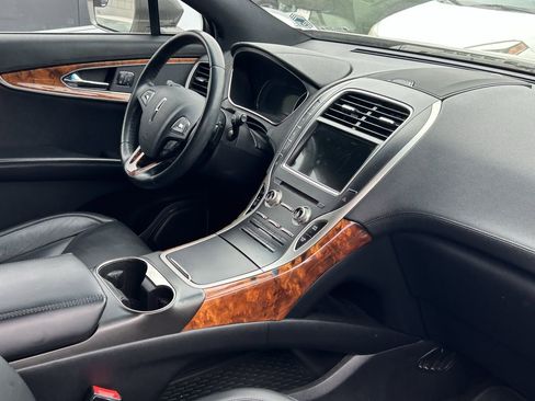 Used 2016 Lincoln MKX Select image 8