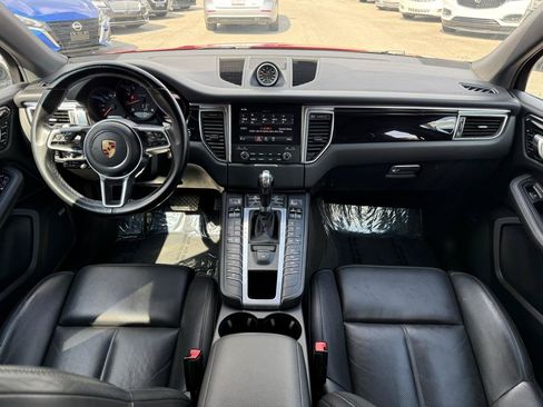Used 2018 Porsche Macan AWD/4WD image 22