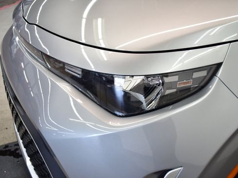 Used 2025 Kia Soul LX w/ LX Technology Package image 30